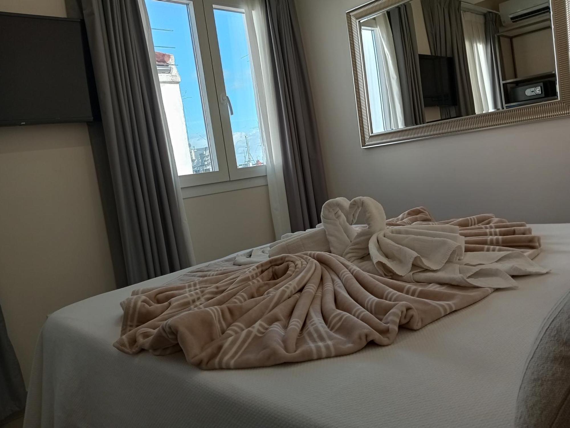 Hostal La Estacion Terrazas Madrid Eksteriør billede